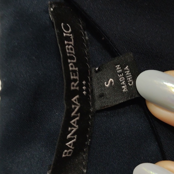 Banana Republic Black Flower Cutout Crop Top Blouse Size Small Women’s - Picture 4 of 9